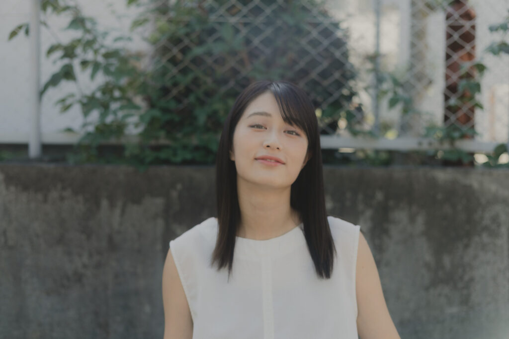 アンニュイ笑顔